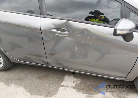 2014 Ford Fiesta Se z USA, uszkodzony, nr VIN 3FADP4BJ7EM148392